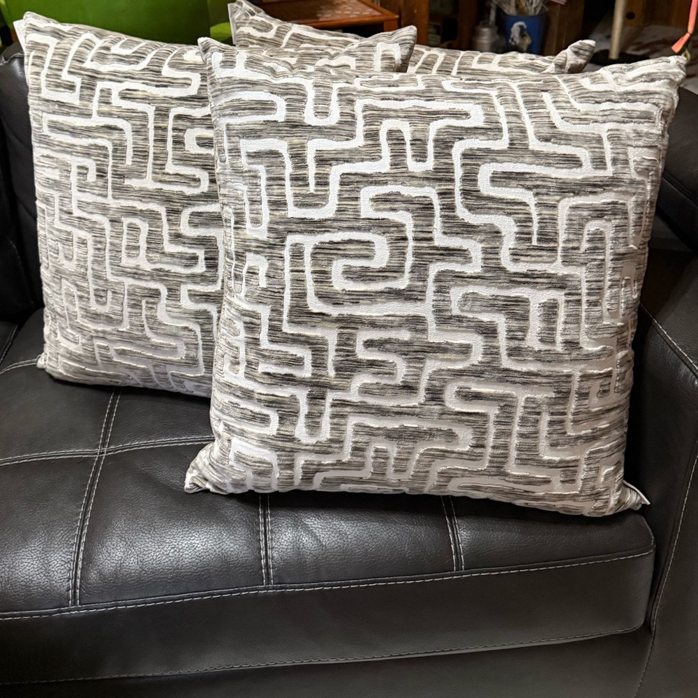 24” Labyrinth Decorative Pillow by Anthem Down Filled Zipper Enclosure (have 1)